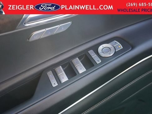 Used 2024 Genesis GV80 2.5T image 32