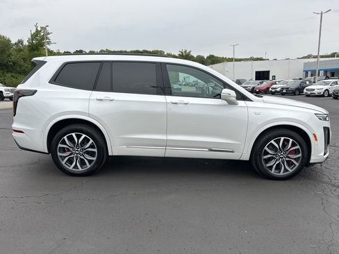 Used 2024 Cadillac XT6 Sport w/ Platinum Package image 9