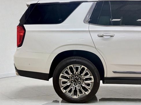 Used 2023 GMC Yukon Denali Ultimate image 17