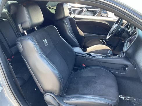 Used 2018 Dodge Challenger R/T Scat Pack w/ Dynamics Package RWD image 22