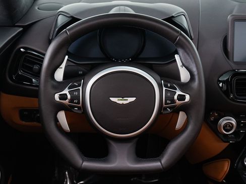 Used 2023 Aston Martin V8 Vantage Roadster image 30