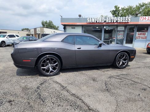 Used 2017 Dodge Challenger SXT Plus RWD image 4
