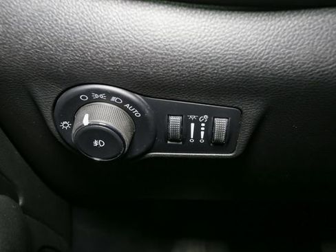 Used 2026 Jeep Compass Limited AWD/4WD image 34