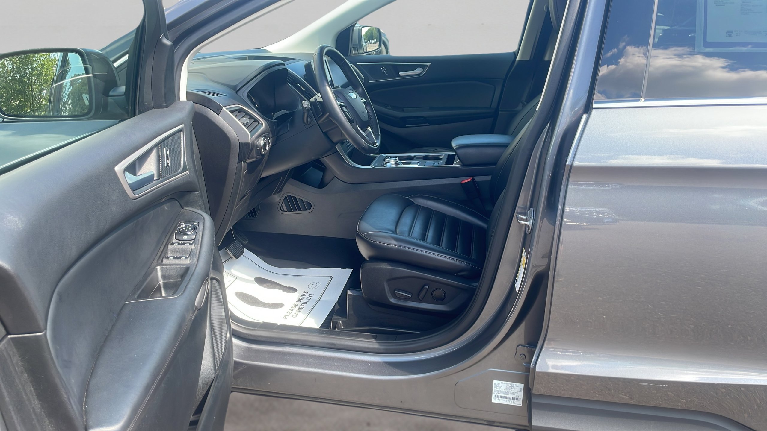 Certified 2024 Ford Edge SEL w/ Convenience Package AWD/4WD image 12