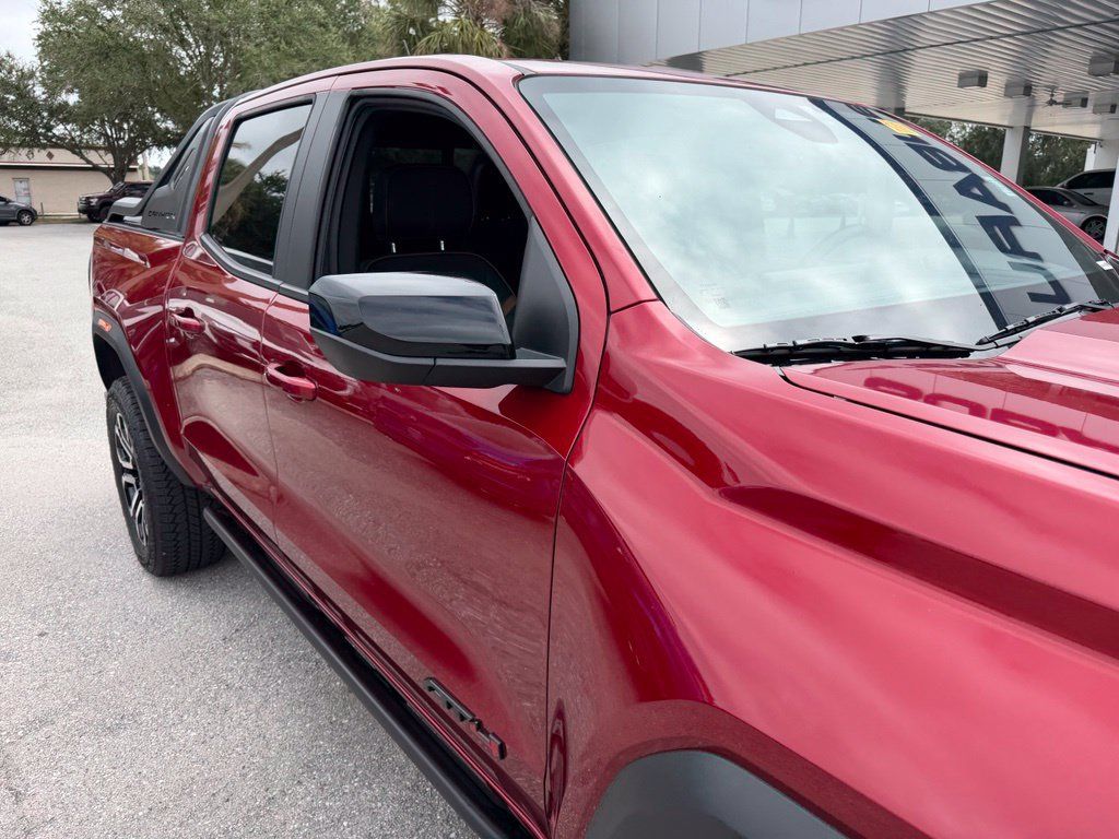 Used 2025 GMC Canyon AT4 w/ Nightfall Edition AWD/4WD image 14