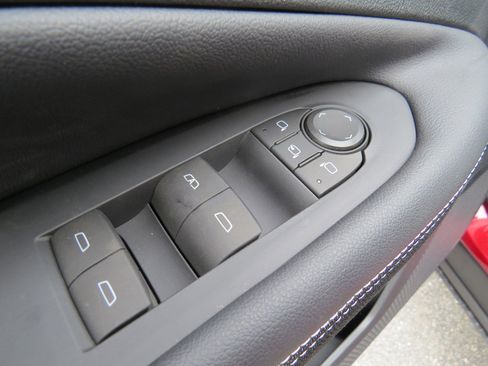 New 2025 Chevrolet Blazer EV LT image 18