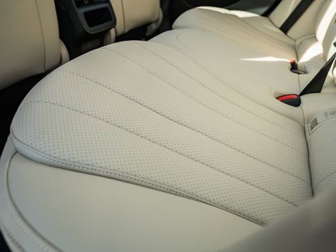 Certified 2025 Mercedes-Benz E 350 4MATIC Sedan image 31