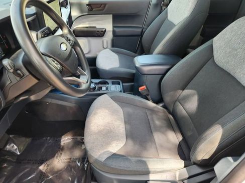 Used 2025 Ford Maverick XLT w/ Equipment Group 302A AWD/4WD image 4