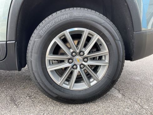 Used 2023 Chevrolet Traverse LT image 57