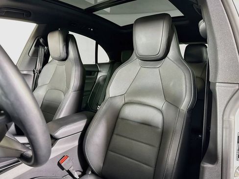 Certified 2025 Porsche Macan 4S Electric AWD/4WD image 5