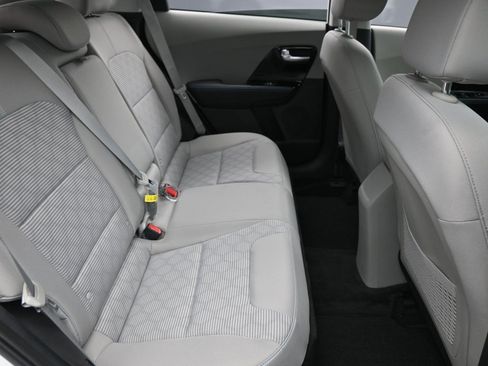 Used 2022 Kia Niro LXS image 31