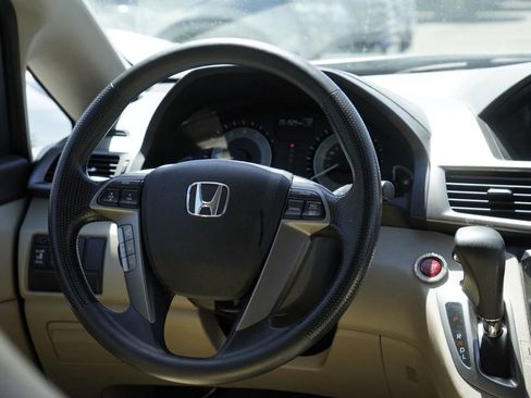 Used 2016 Honda Odyssey SE image 21