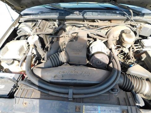 Used 2000 Chevrolet S10 Pickup LS w/ Preferred Equipment Group RWD image 30