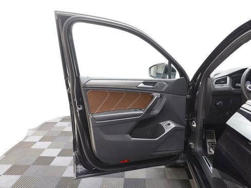 Used 2023 Volkswagen Tiguan SEL R-Line AWD/4WD image 5