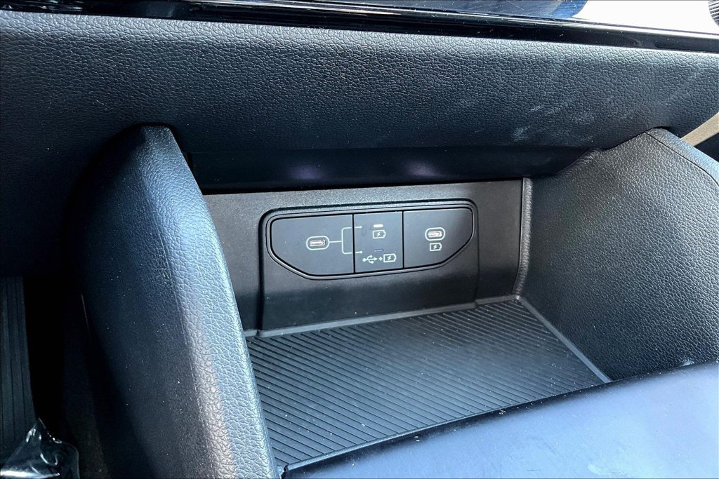 Used 2026 Kia Sportage LX FWD image 17