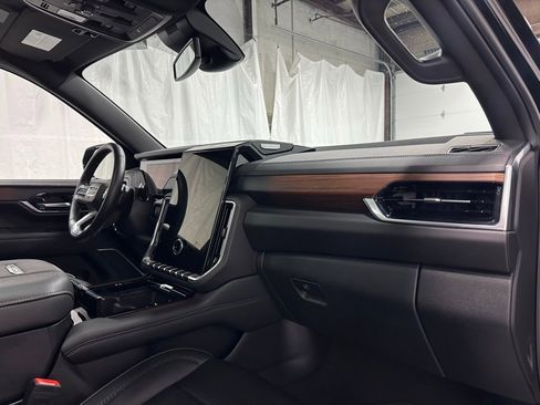 Used 2025 GMC Yukon XL Denali w/ Sun & Power Step Package image 59