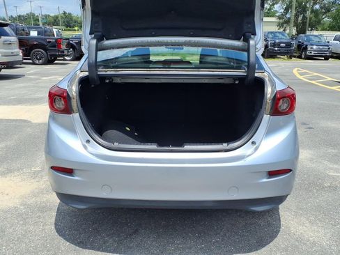 Used 2018 MAZDA MAZDA3 Touring FWD image 15