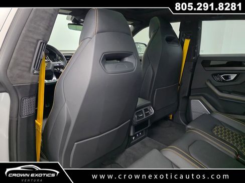 Used 2022 Lamborghini Urus AWD/4WD image 30