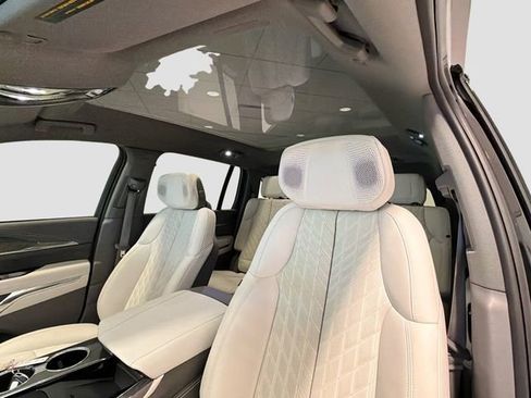 Certified 2025 Cadillac Escalade IQ Sport 1 w/ LPO, ONYX Package AWD/4WD image 20
