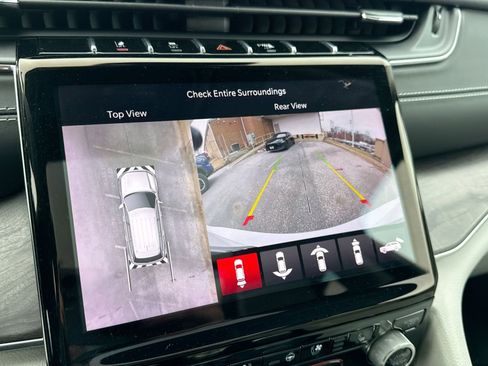 Used 2023 Jeep Grand Cherokee L Overland w/ Advanced Protech Group III image 19