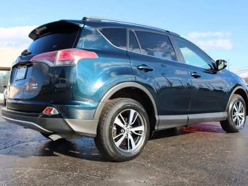 Used 2017 Toyota RAV4 XLE image 4