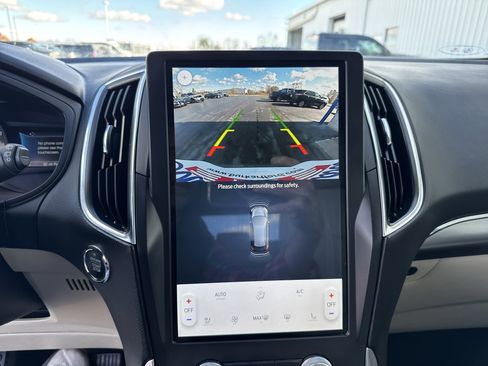 Certified 2022 Ford Edge Titanium image 41