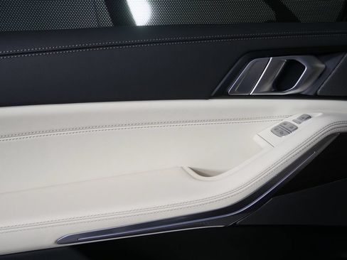 Certified 2026 BMW X7 xDrive40i AWD/4WD image 13