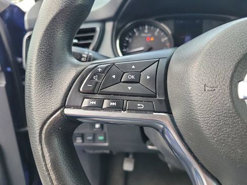 Used 2018 Nissan Rogue S AWD/4WD image 21