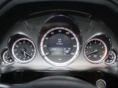 Used 2010 Mercedes-Benz E 550 Sedan w/ Premium 1 Pkg image 23