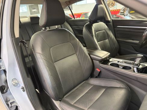 Used 2023 Nissan Altima 2.5 SR w/ SR Premium Package image 34