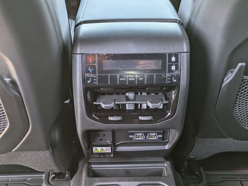 New 2025 Jeep Grand Cherokee L Overland w/ Advanced Protech Group III image 22