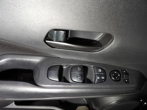 Used 2024 Nissan Kicks S FWD image 8