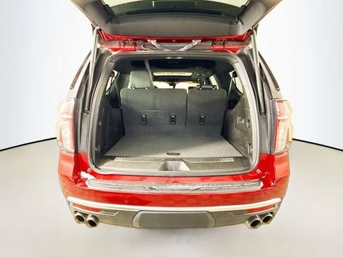 Used 2024 Chevrolet Suburban High Country w/ Advanced Technology Package image 32