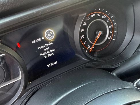Used 2025 Jeep Wrangler Sport AWD/4WD image 3