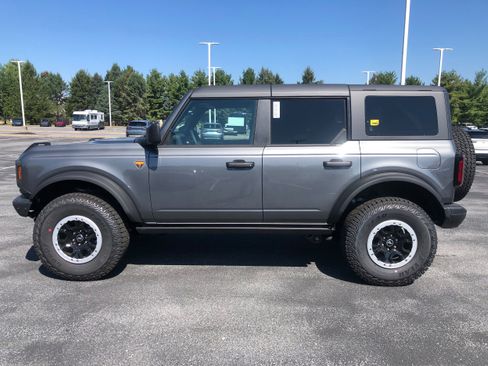 New 2025 Ford Bronco Badlands w/ Sasquatch Package image 9