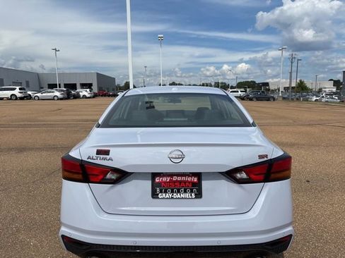 New 2025 Nissan Altima 2.5 SR w/ SR Premium Package image 3