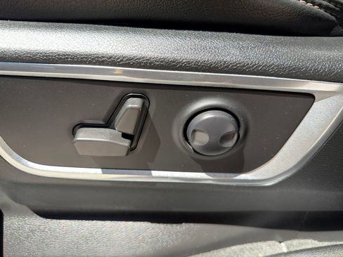 Used 2022 RAM 1500 Laramie AWD/4WD image 18