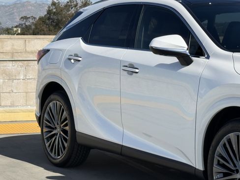 New 2026 Lexus RX 450h AWD image 5