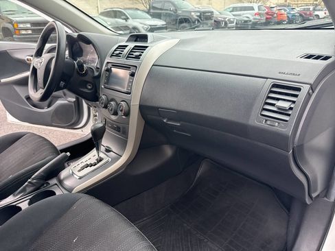Used 2013 Toyota Corolla S image 23