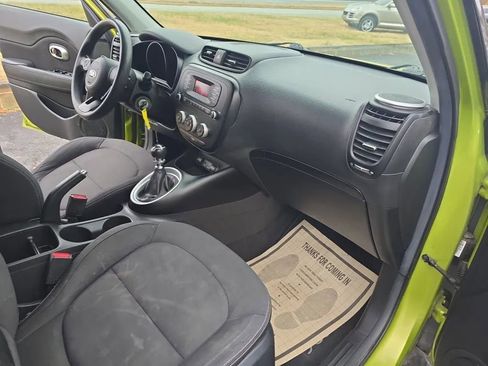 Used 2015 Kia Soul FWD image 14