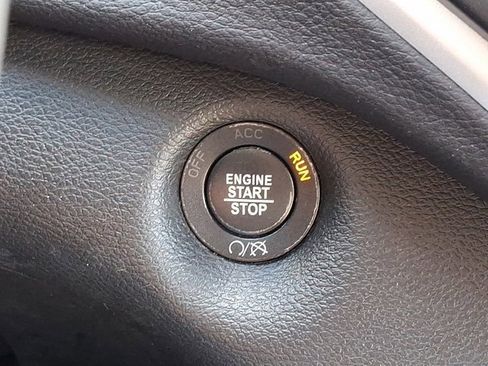 Certified 2018 Jeep Cherokee Limited image 28