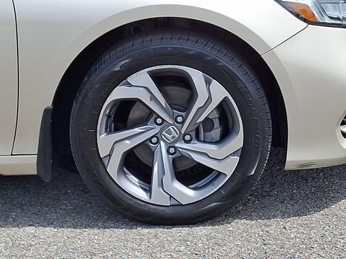 Used 2018 Honda Accord EX image 8