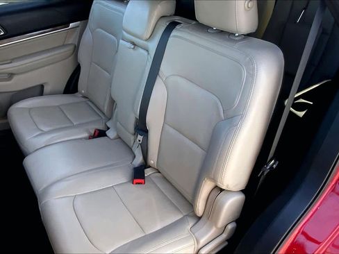 Used 2019 Ford Explorer Limited w/ Class III Trailer Tow Package image 20