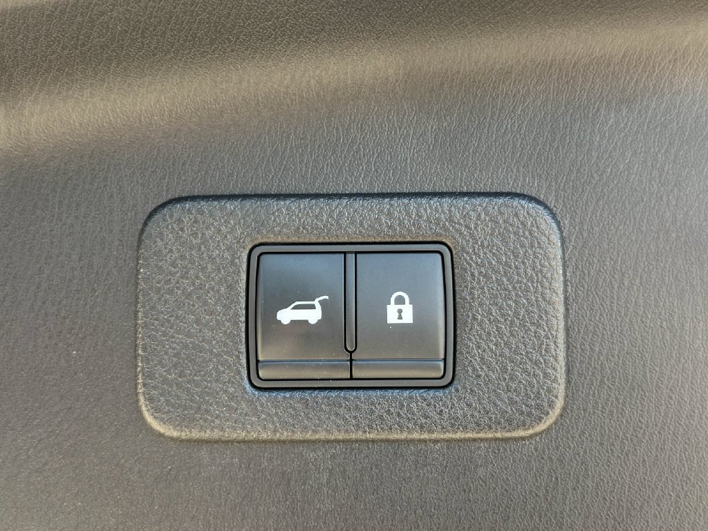 Used 2021 Nissan Armada SL w/ Captain's Chairs Package RWD image 24