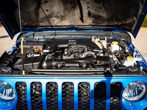 Used 2020 Jeep Gladiator Sport w/ Quick Order Package 24S image 42