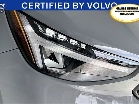 Used 2024 Volvo XC40 B5 Core image 37