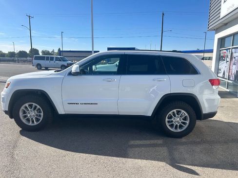 Used 2018 Jeep Grand Cherokee Laredo image 9