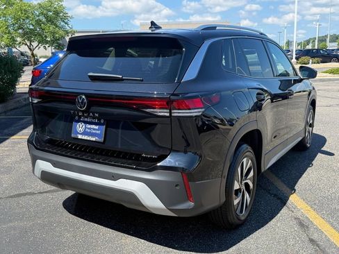 Certified 2025 Volkswagen Tiguan S AWD/4WD image 3