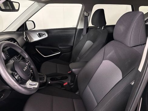 Used 2024 Kia Soul LX w/ Option Group 015 FWD image 18