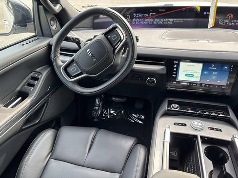 New 2025 Lincoln Navigator Reserve w/ Jet Appearance Package image 13